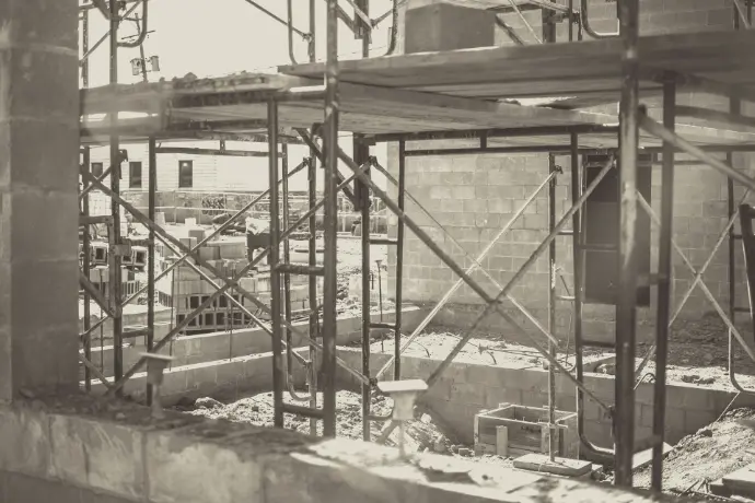 grayscale photo of a building